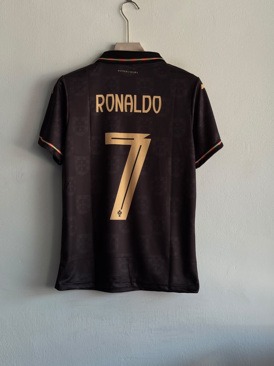 PORTUGAL 2026 BLACK PANTHER EDITION KIT RONALDO POLO PREMIUM EMBROIDERY - Image 2